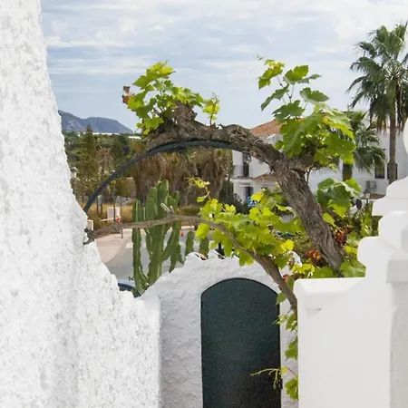 Los Crisantemos Family House With Garden And Pool Nerja Exterior photo